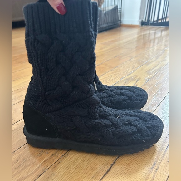 Authentic Ugg cable knit boots with ties on back - Picture 1 of 5